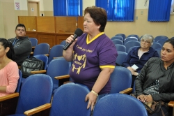 Jane Salete da Rocha, vice-presidente da Acovin, usa a palavra durante a audincia pblica
